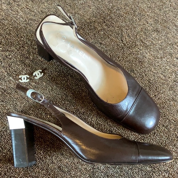 CHANEL Shoes - 🤎CHANEL Vintage Heels
